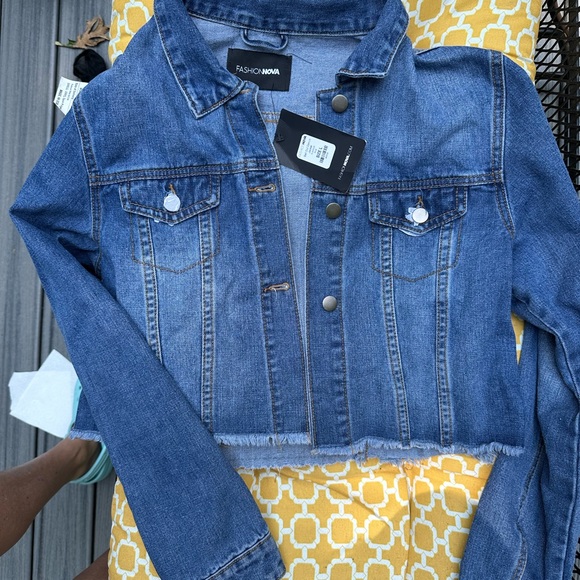 Fashion Nova jean jacket - Picture 2 of 7